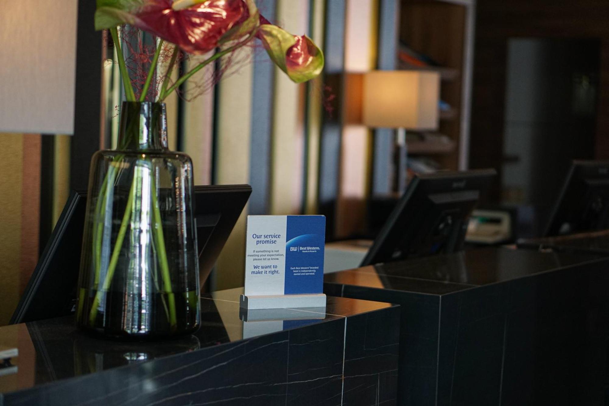 Best Western Plus Delta Park Hotel MHG Exterior foto