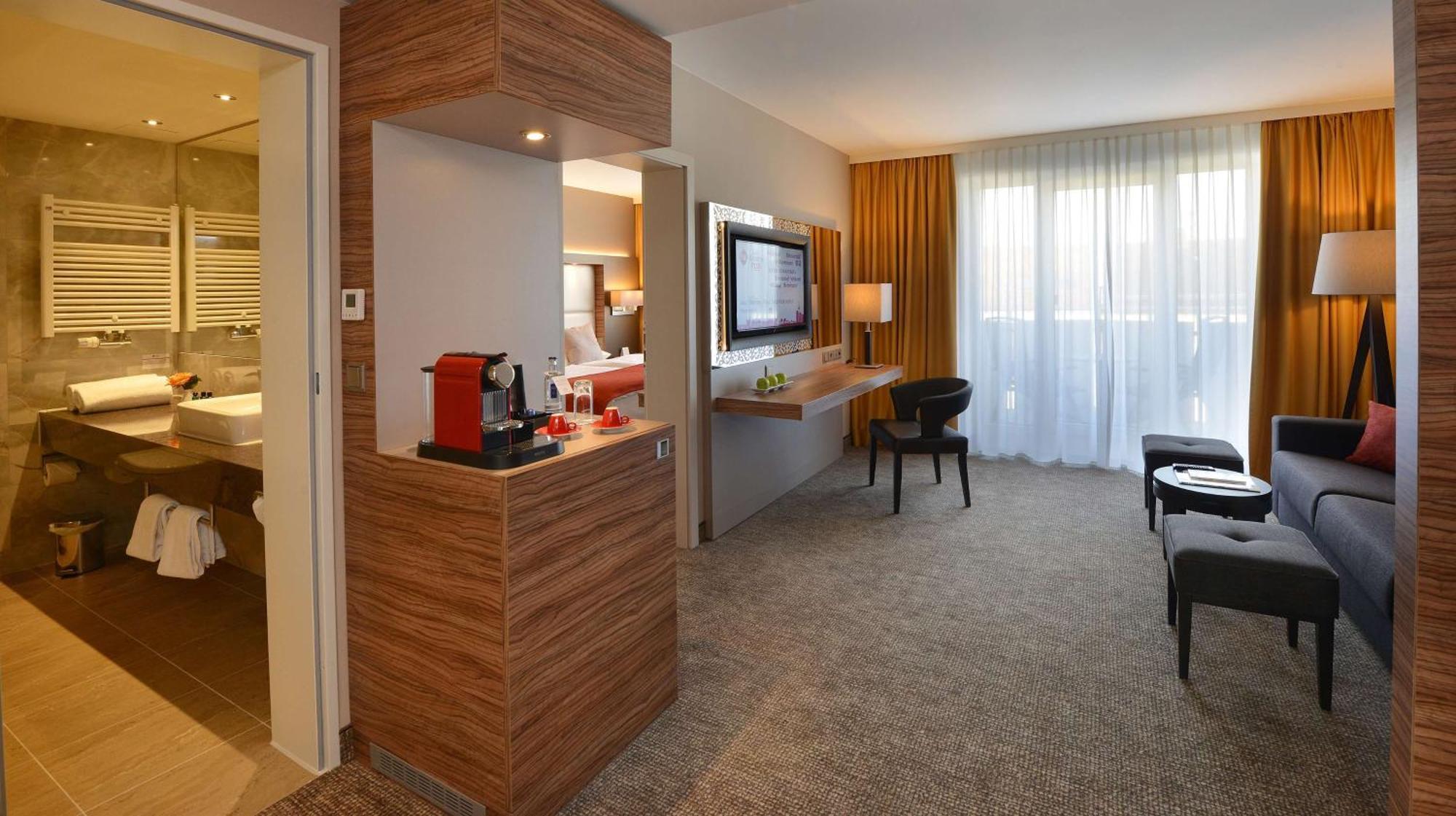 Best Western Plus Delta Park Hotel MHG Exterior foto